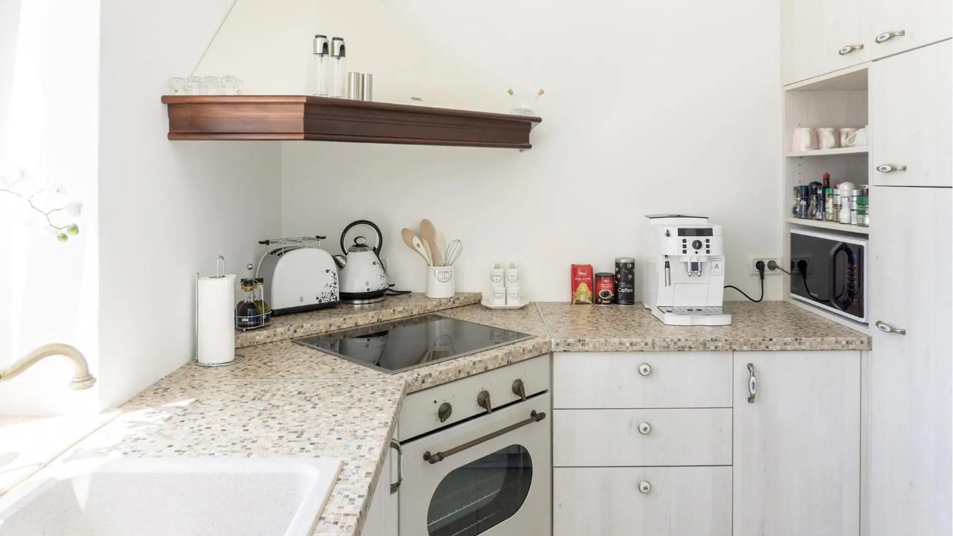 Cozy Home In Smoljanci With Kitchen