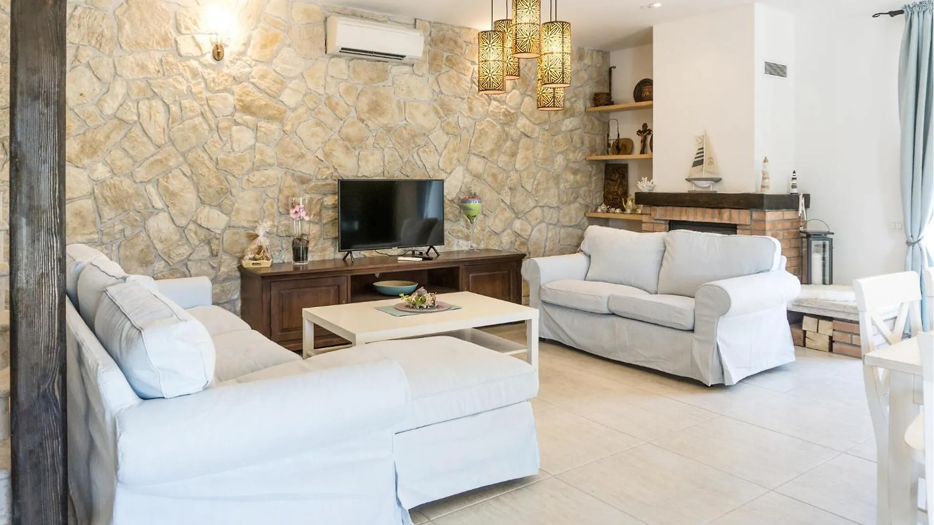 펜션 Cozy Home In Smoljanci With Kitchen